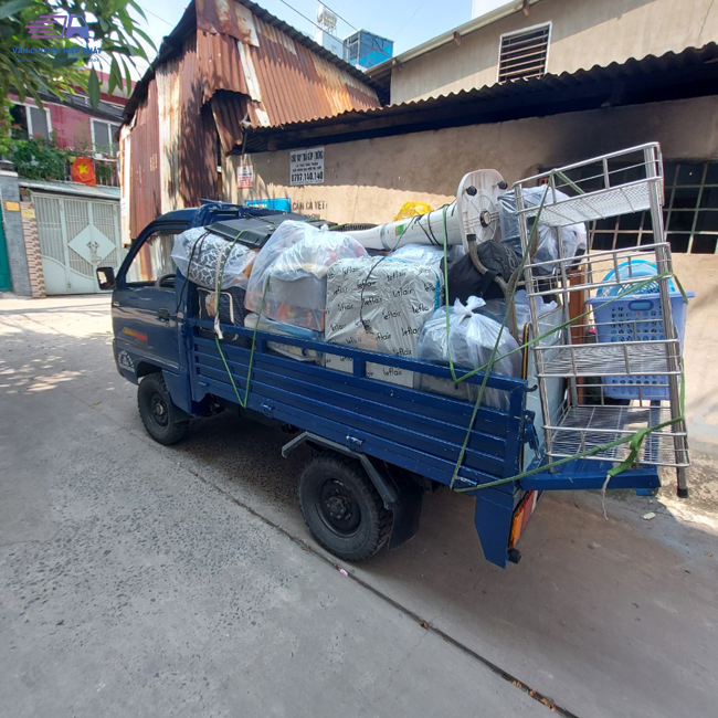 Xe ba gác chở đồ sinh viên
